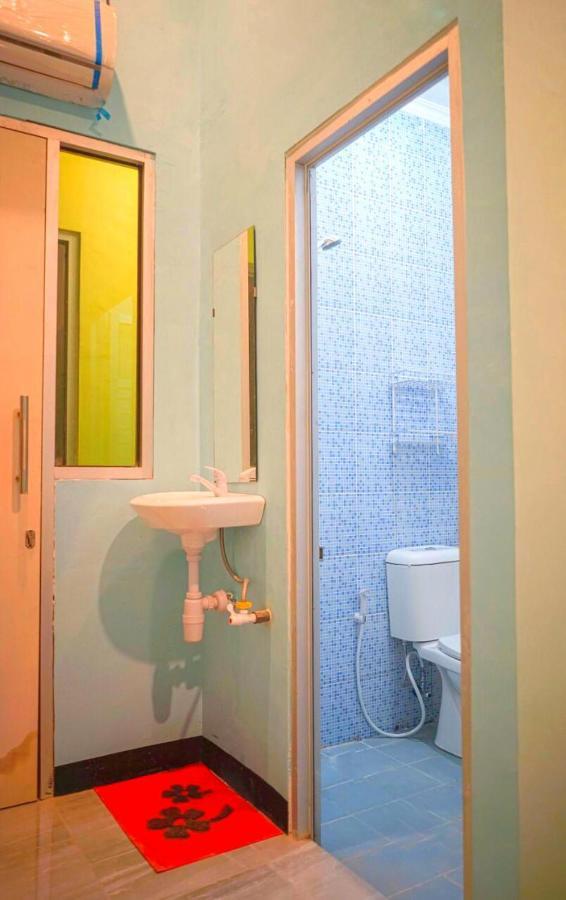 Roomz Budget Residence Семаранг Екстер'єр фото